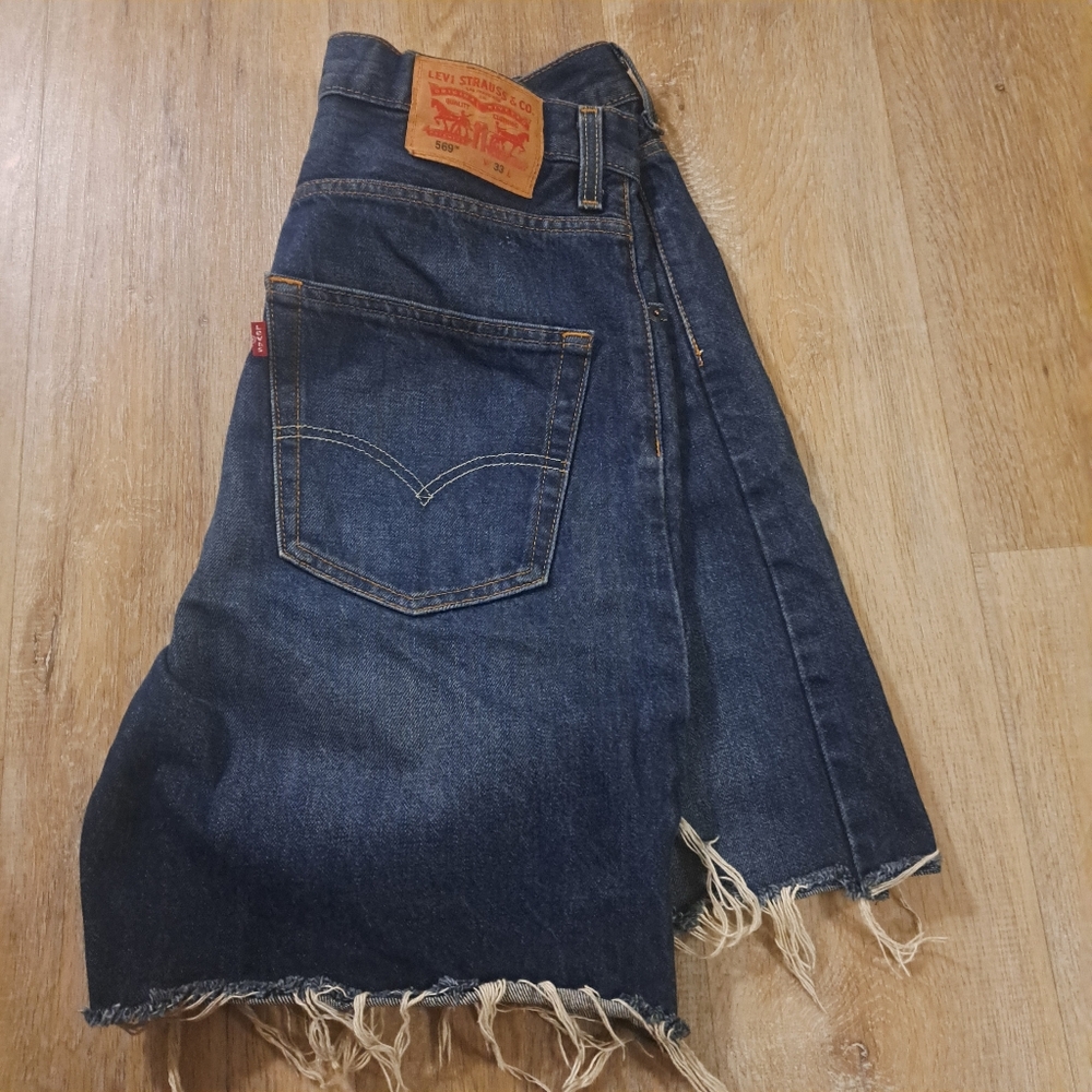 Levi Strauss & Co. 569 Blue Denim Jean Shorts Frayed Hem Men's Size 33" Waist